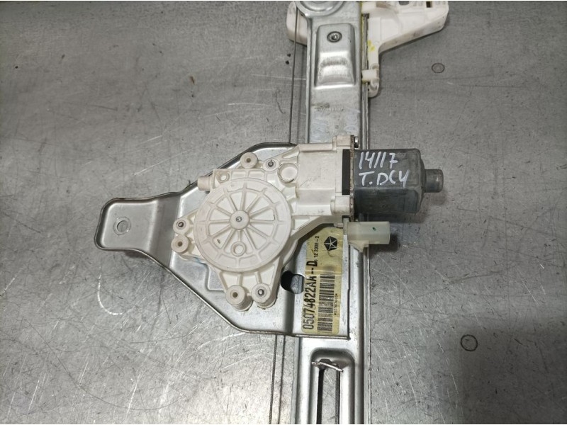 Recambio de elevalunas trasero derecho para jeep compass limited referencia OEM IAM 05074822AAD  ELECTRICO 2 PINS