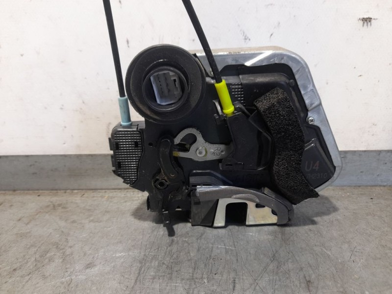 Recambio de cerradura puerta trasera derecha para lexus is 300h referencia OEM IAM 6905053040  8 PINES