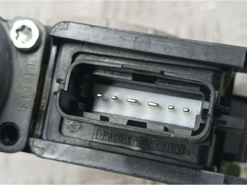 Recambio de elevalunas delantero izquierdo para kia stonic (ybcuv) drive referencia OEM IAM 82401H8110  ELECTRICO 6 PINS BOSCH