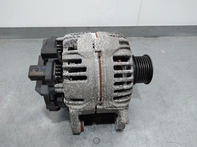 Recambio de alternador para seat ibiza (6j5) stylance referencia OEM IAM 037903025 f00m45300 / Bosch