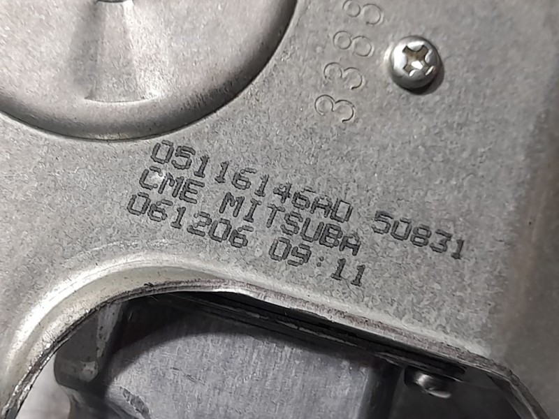 Recambio de motor limpia trasero para jeep compass limited referencia OEM IAM 05116146AD  