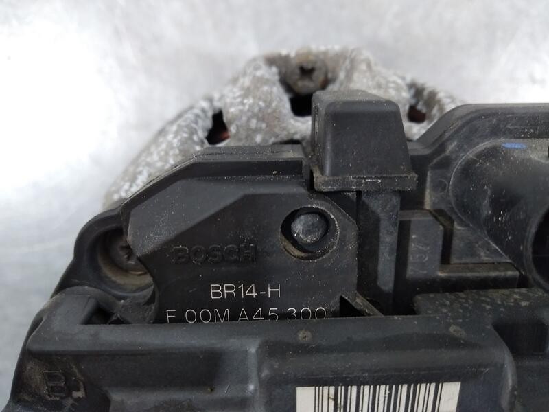 Recambio de alternador para seat ibiza (6j5) stylance referencia OEM IAM 037903025 f00m45300 / Bosch