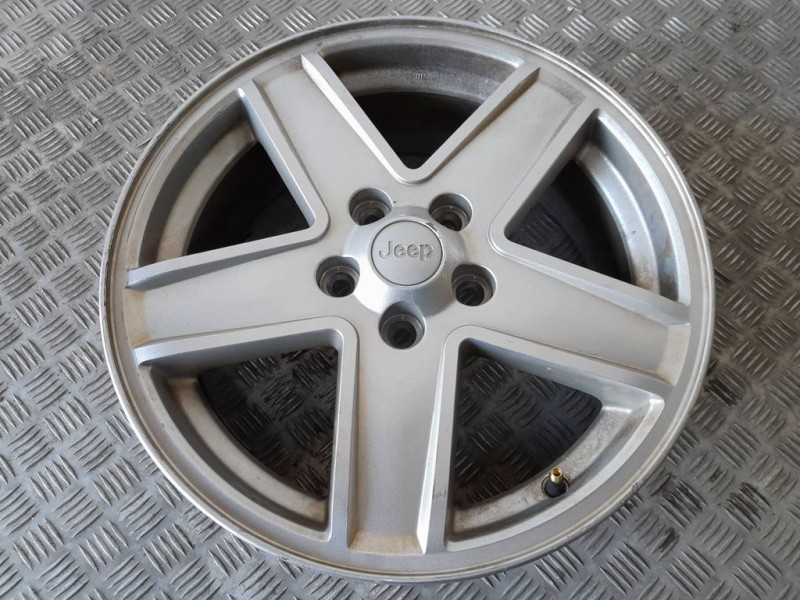 Recambio de llanta para jeep compass limited referencia OEM IAM  ALUMINIO 6.5X17 5 TORN ET 39