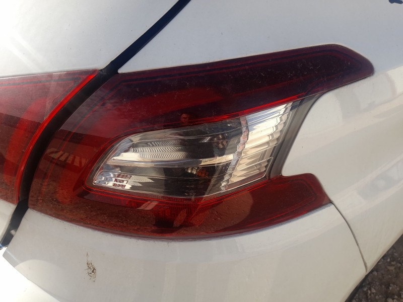 Recambio de piloto trasero derecho exterior para peugeot 308 ii (lb_, lp_, lw_, lh_, l3_) 1.6 bluehdi 120 referencia OEM IAM 967