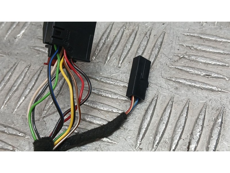 Recambio de retrovisor izquierdo para volkswagen passat b7 (362) 2.0 tdi referencia OEM IAM 3AA857507M ELECTRICO 9 Y 2 CABLES RO