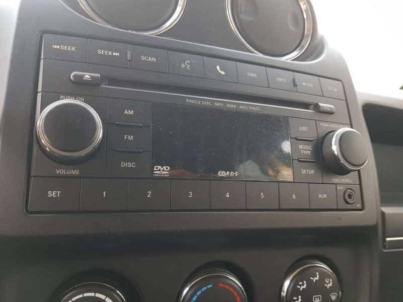 Recambio de sistema audio / radio cd para jeep compass limited 4x2 referencia OEM IAM P05064067AG  