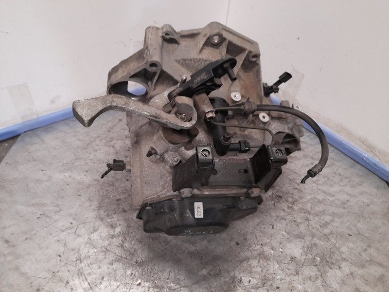 Recambio de caja cambios para skoda fabia (5j2 ) young referencia OEM IAM LVC 09129 5VELOCIDADES