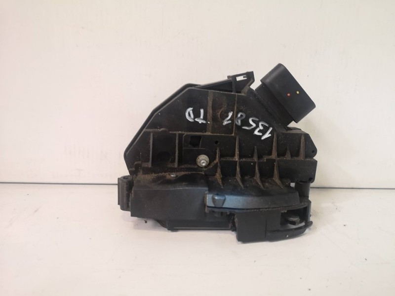 Recambio de cerradura puerta trasera derecha para ford fiesta (cb1) trend referencia OEM IAM 2053475  