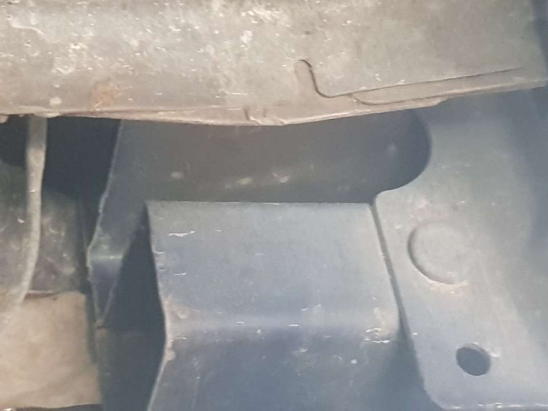 Recambio de refuerzo paragolpes trasero para jeep compass limited 4x2 referencia OEM IAM 68109908AA  