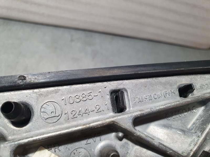 Recambio de retrovisor izquierdo para skoda fabia (5j2 ) young referencia OEM IAM   ELÉCTRICO Y ROZADO