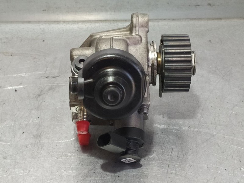 Recambio de bomba alta presion para seat leon st (5f8) 2.0 tdi referencia OEM IAM 04L130755E 0445010538 BOSCH