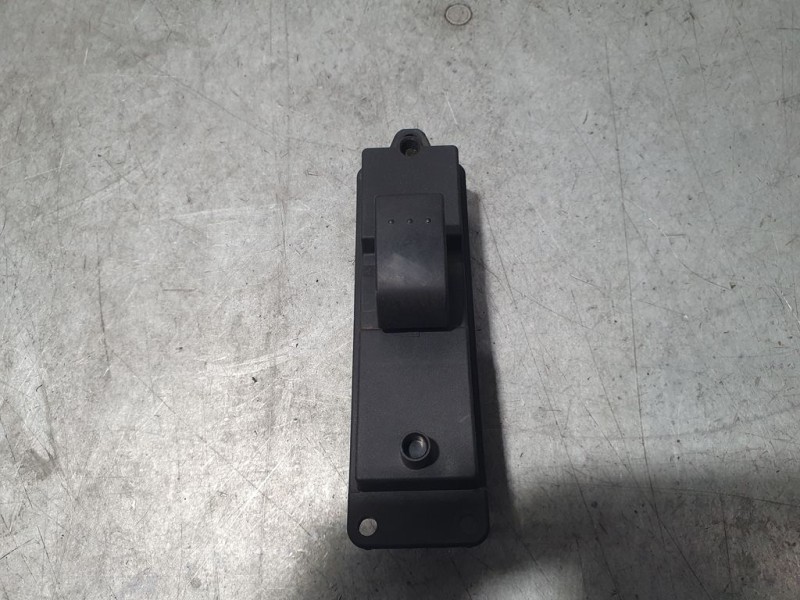 Recambio de mando elevalunas trasero derecho para mazda 3 berlina (bk) 1.6 crdt active referencia OEM IAM 03123120  