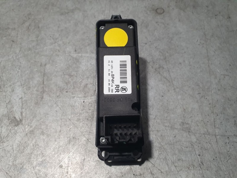 Recambio de mando elevalunas trasero derecho para mazda 3 berlina (bk) 1.6 crdt active referencia OEM IAM 03123120  