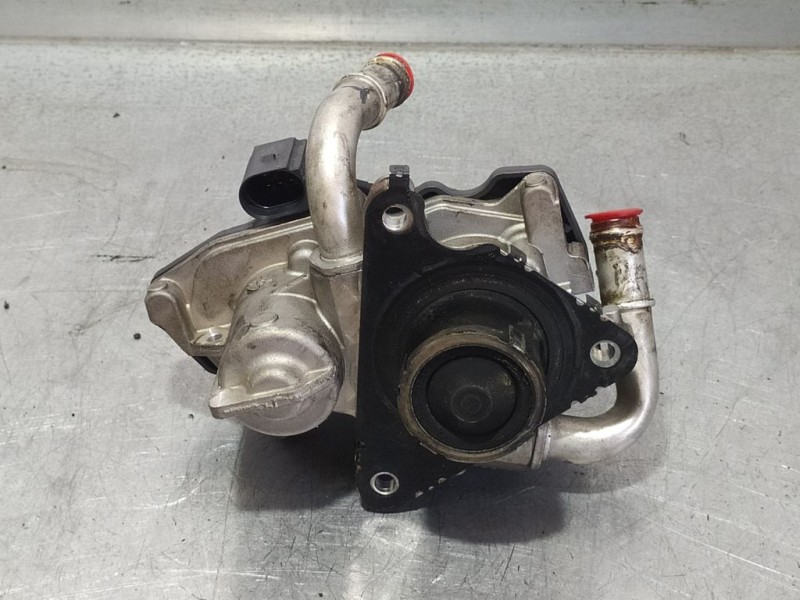Recambio de valvula egr para seat leon st (5f8) 2.0 tdi referencia OEM IAM 04L131501S  VALEO