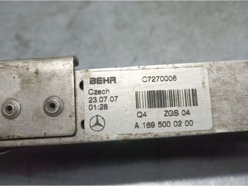Recambio de radiador aceite para mercedes-benz clase b (w245) 200 cdi (245.208) referencia OEM IAM A1695000200 C727006 BEHR