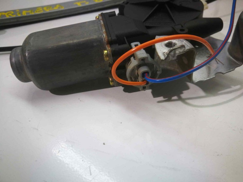 Recambio de elevalunas trasero derecho para nissan primera berlina (p12) acenta referencia OEM IAM 400600T7 400600T7 DOS PINS