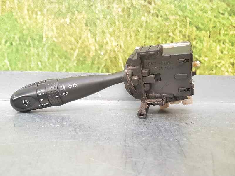 Recambio de mando luces para toyota corolla (e12) 2.0 d-4d linea sol berlina referencia OEM IAM 13010173752  