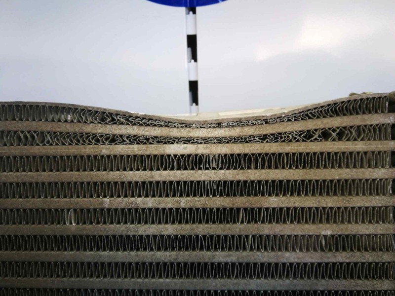 Recambio de intercooler para nissan cabstar chasis cabina referencia OEM IAM 33041  BEHR