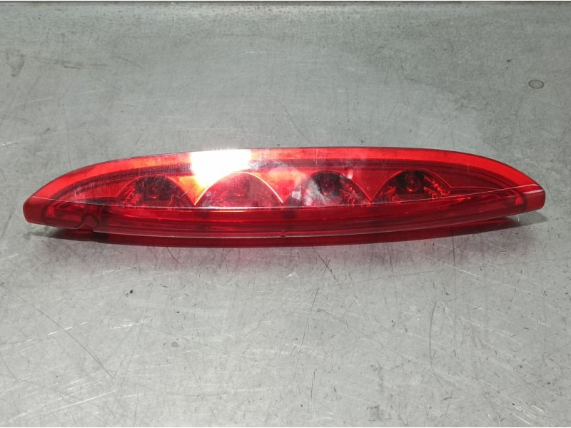 Recambio de luz central de freno para peugeot 208 1.6 e-hdi fap referencia OEM IAM 9874303080  