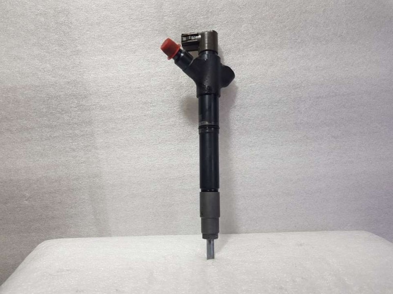 Recambio de inyector para toyota avensis (t27) 2.0 d-4d cat referencia OEM IAM 2367026071  DENSO