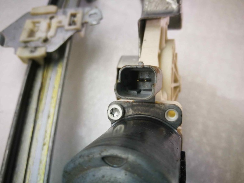 Recambio de elevalunas delantero izquierdo para nissan micra (k12e) 1.2 cat referencia OEM IAM 130822202  DOS PINS