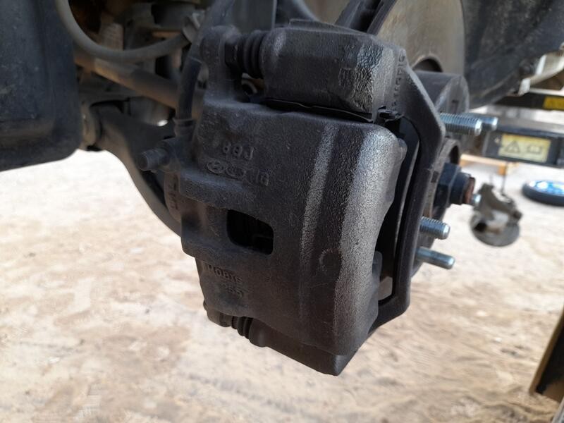 Recambio de pinza freno delantera izquierda para kia soul ii (ps) 1.6 gdi referencia OEM IAM 58180B2A10  