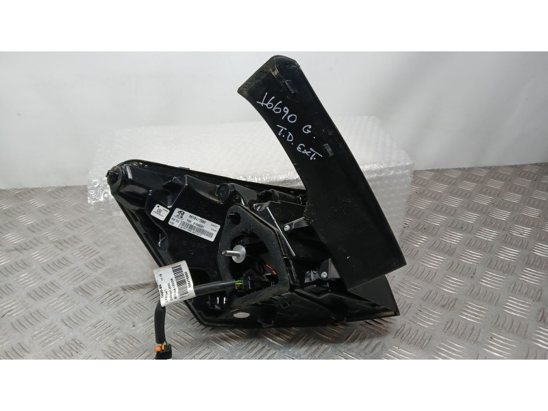 Recambio de piloto trasero derecho exterior para peugeot 3008 ii suv (mc_, mr_, mj_, m4_) 1.2 thp/ puretech 130 (mrhnsm, mrhnsu,