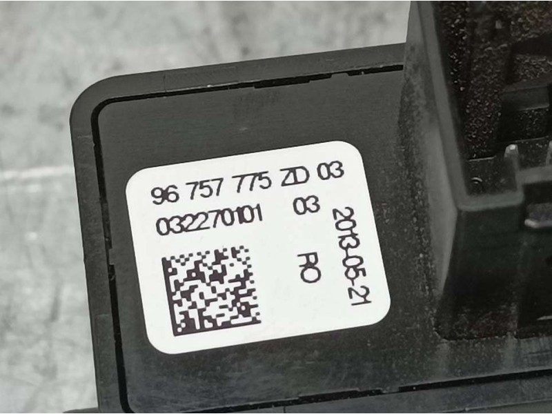 Recambio de modulo electronico para peugeot 3008 hybrid4 referencia OEM IAM 96757775ZD 032270101 