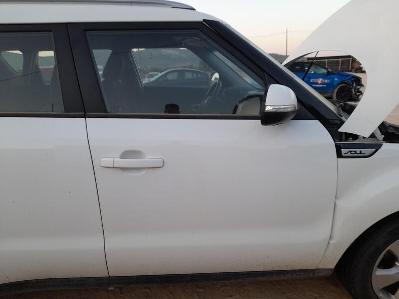 Recambio de puerta delantera derecha para kia soul ii (ps) 1.6 gdi referencia OEM IAM 76004B2011 ROZADA 