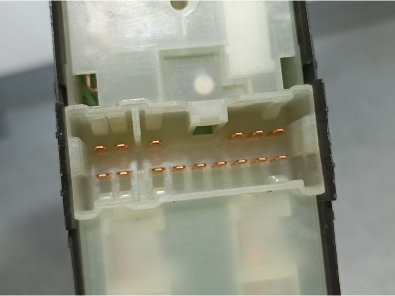 Recambio de mando elevalunas delantero izquierdo para nissan almera (n16/e) acenta referencia OEM IAM 25401BU815  