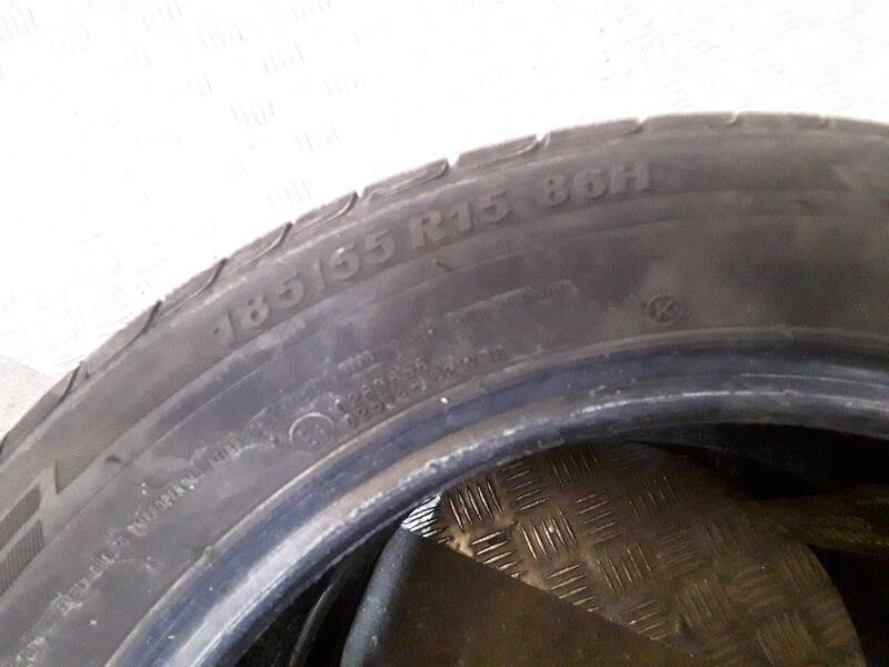 Recambio de neumatico pareja para neumaticos reutilizados - referencia OEM IAM 185551586H KUMHO 185/55/15/86H