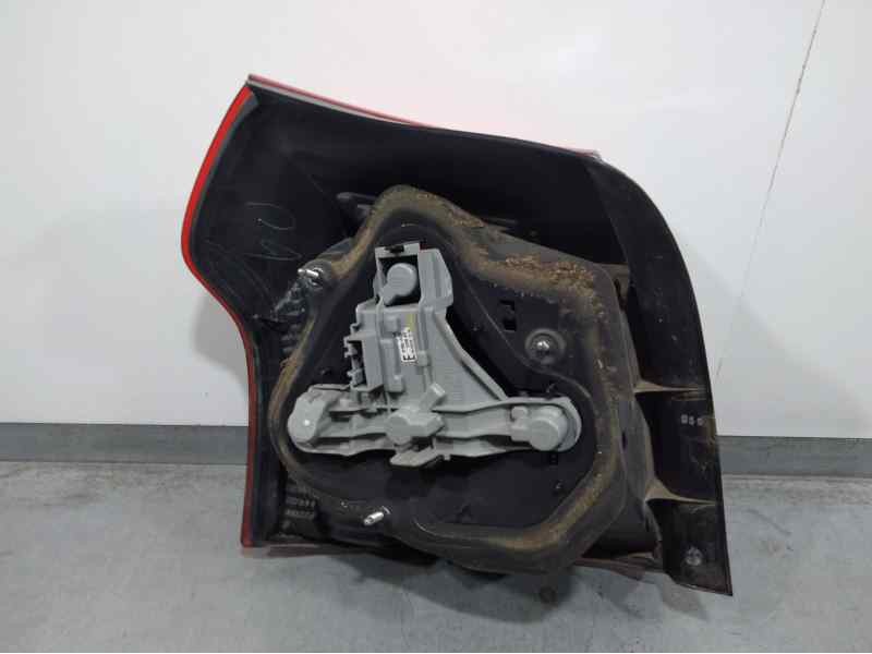 Recambio de piloto trasero derecho para toyota corolla (e12) 1.4 d-4d luna compact referencia OEM IAM 8155002301  