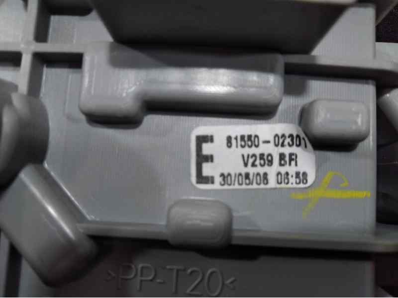 Recambio de piloto trasero derecho para toyota corolla (e12) 1.4 d-4d luna compact referencia OEM IAM 8155002301  