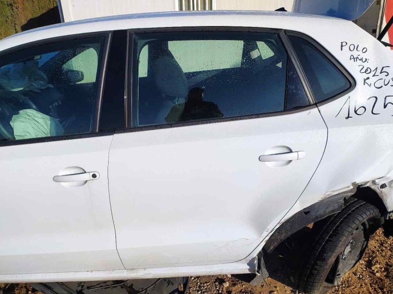 Recambio de puerta trasera izquierda para volkswagen polo (6c1) edition bmt referencia OEM IAM 6R4833055J  TOCADA