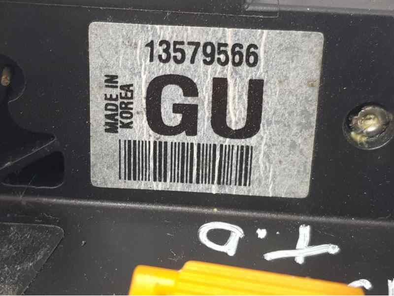 Recambio de cerradura puerta trasera derecha para opel zafira tourer excellence referencia OEM IAM 13579566  