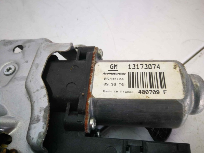 Recambio de elevalunas delantero derecho para opel corsa c 1.3 16v cdti cat (z 13 dt / ln9) referencia OEM IAM 13173074  6 PINS