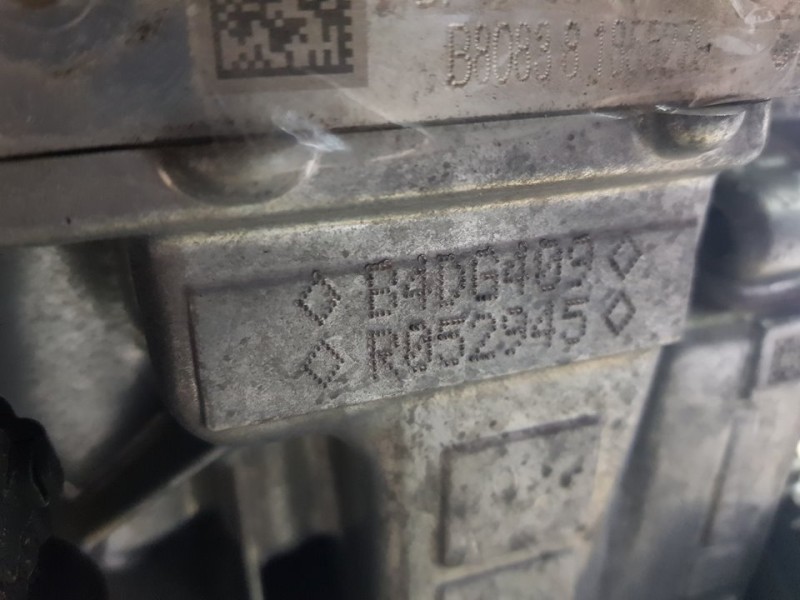 Recambio de motor completo para renault clio v business referencia OEM IAM B4D409 R052945 SOPORTE TAPA DISTRIBUCION ROTO