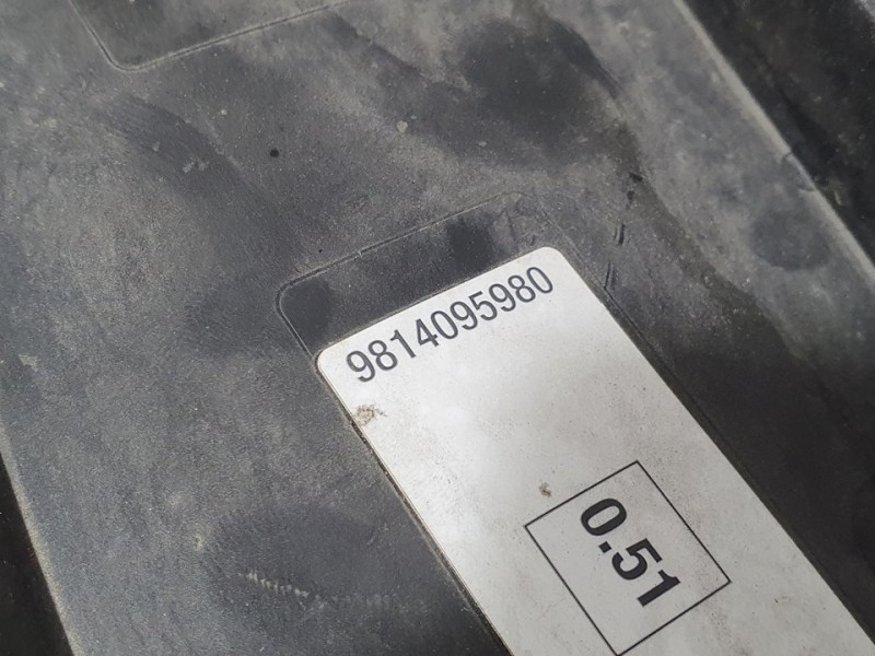 Recambio de rejilla delantera para citroën c3 feel referencia OEM IAM 9814095980  