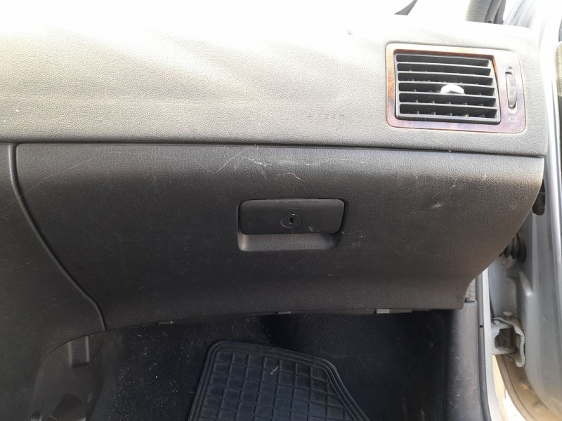 Recambio de guantera para peugeot 307 (3a/c) 2.0 hdi 90 referencia OEM IAM 8220TW  