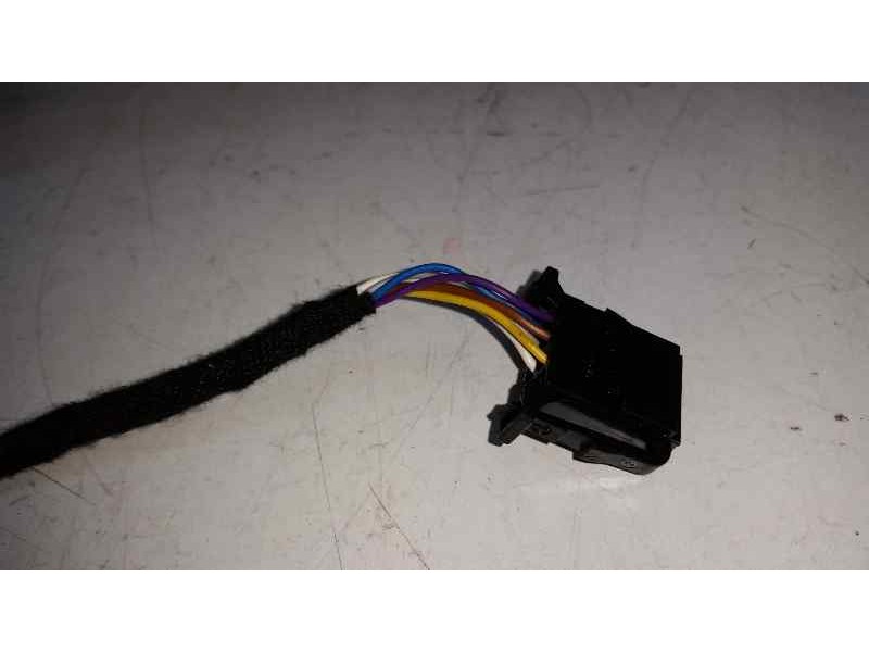 Recambio de retrovisor derecho para skoda rapid style referencia OEM IAM  6 PINS ELECTRICO-FALTA CRISTAL