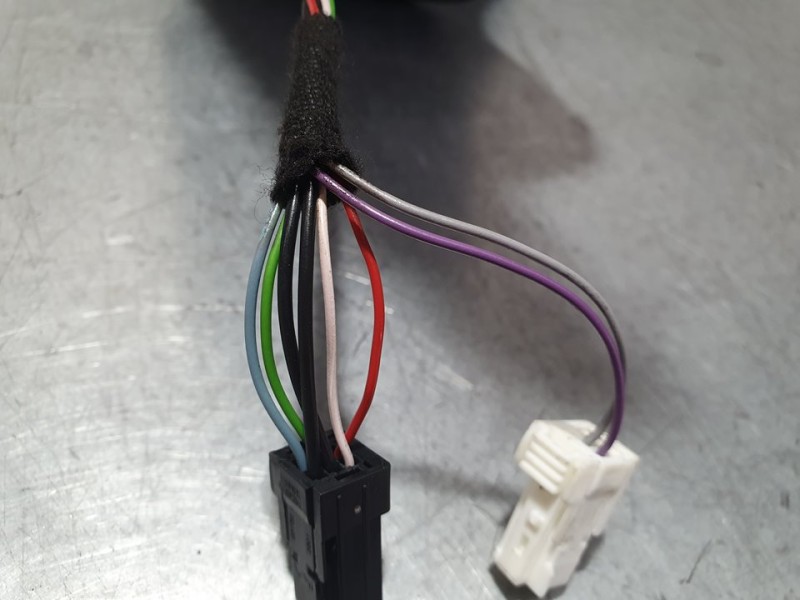 Recambio de retrovisor izquierdo para citroën c3 feel referencia OEM IAM 232636289  ELECTRICO 6 Y 2 CABLES