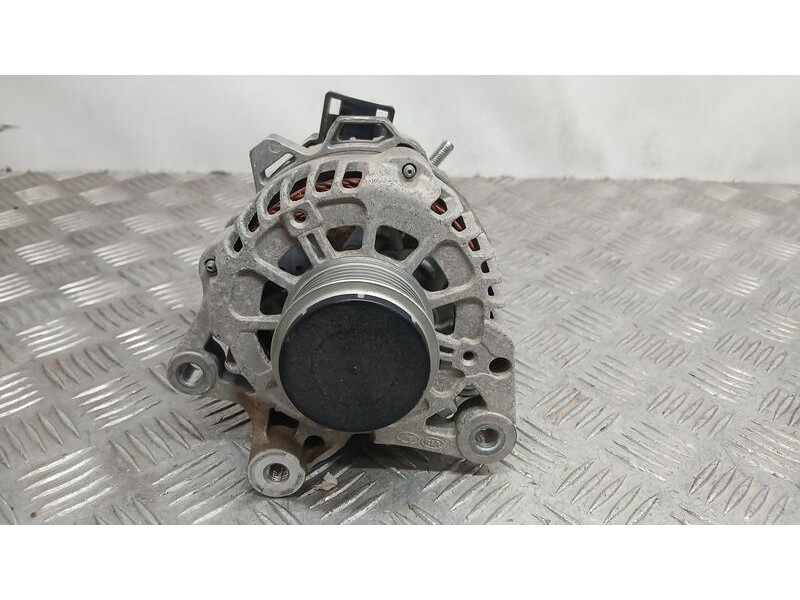 Recambio de alternador para kia rio (yb) attract referencia OEM IAM 3730007500 BORGWARNER 61008428