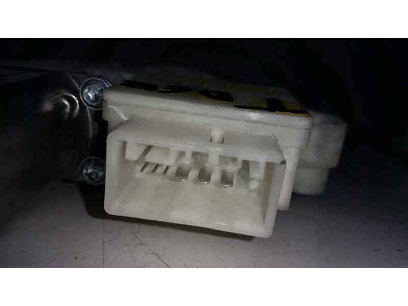 Recambio de motor elevalunas trasero derecho para skoda rapid style referencia OEM IAM 5JA959812L  