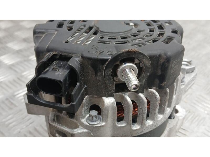 Recambio de alternador para kia rio (yb) attract referencia OEM IAM 3730007500 BORGWARNER 61008428