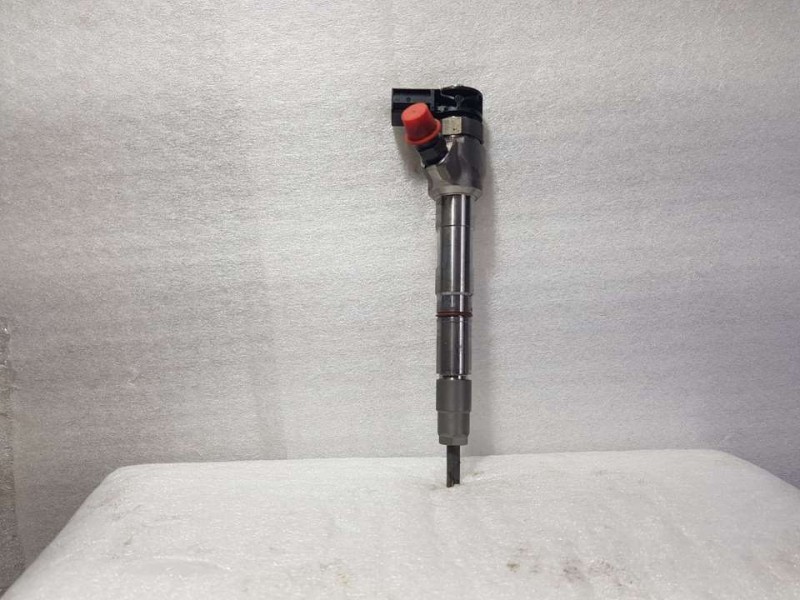 Recambio de inyector para volkswagen t-roc bluemotion referencia OEM IAM 05L130277E 0445110835 BOSCH