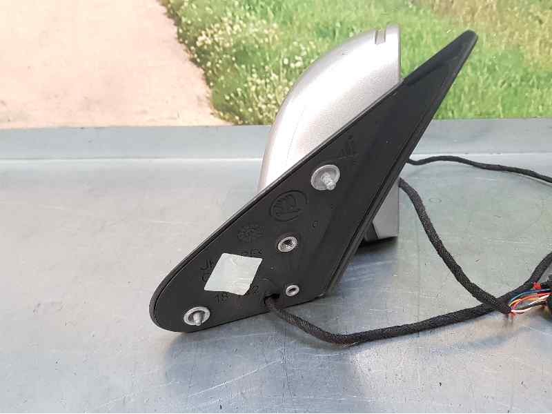 Recambio de retrovisor derecho para skoda octavia berlina (1z3) family referencia OEM IAM  6 CABLES ELECTRICO-TOCADO
