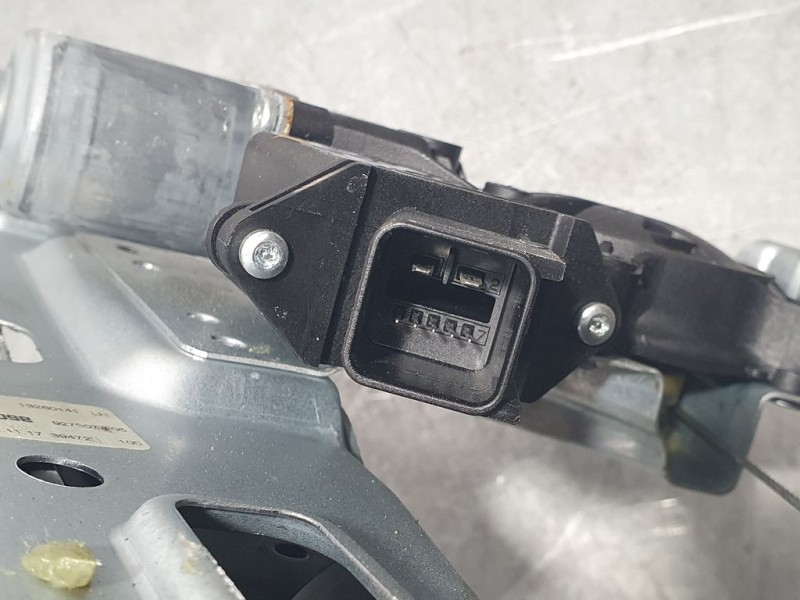 Recambio de elevalunas trasero izquierdo para opel zafira tourer excellence referencia OEM IAM 13260141 927207105 BROSE ELECTRIC