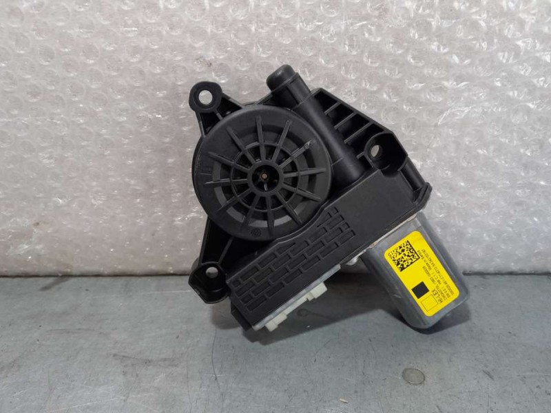 Recambio de motor elevalunas trasero izquierdo para bmw serie 1 lim. (f40) 118d referencia OEM IAM 1060026  6 PINES