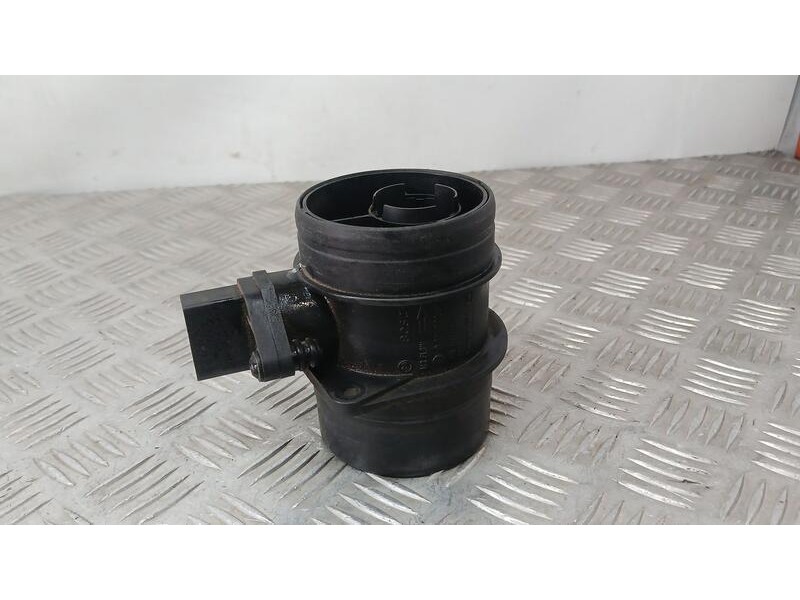 Recambio de caudalimetro para audi a4 avant (8e) 2.0 tdi referencia OEM IAM 074906461B BOSCH 0281002461
