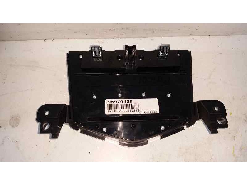 Recambio de sistema navegacion gps para chevrolet cruze l referencia OEM IAM CQJG1030YC 20983513 PANASONIC